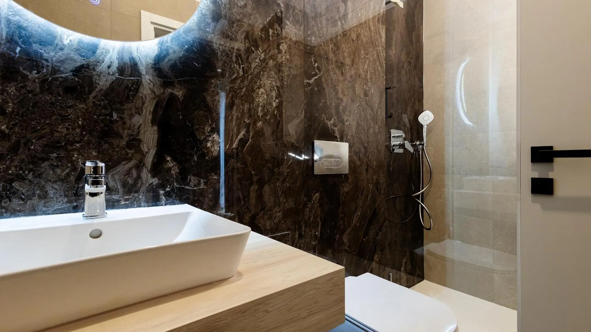 Central Suites Bukarest Apartment