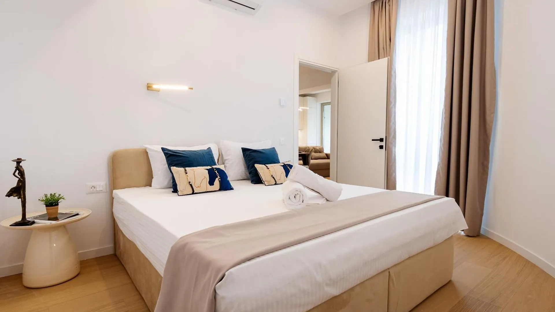 Central Suites Bukarest 0*,