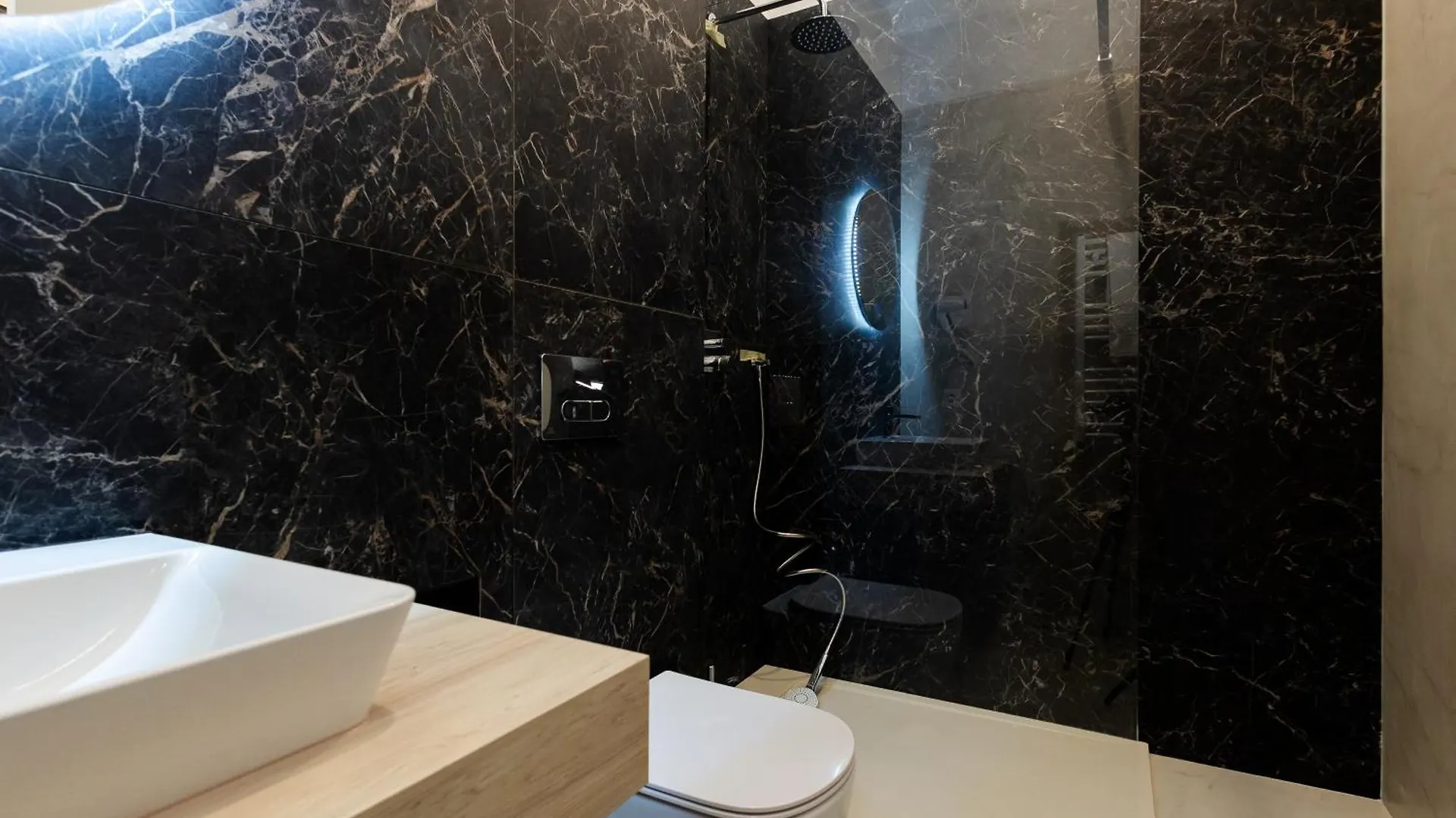 Central Suites Bukarest 0*,  Rumänien