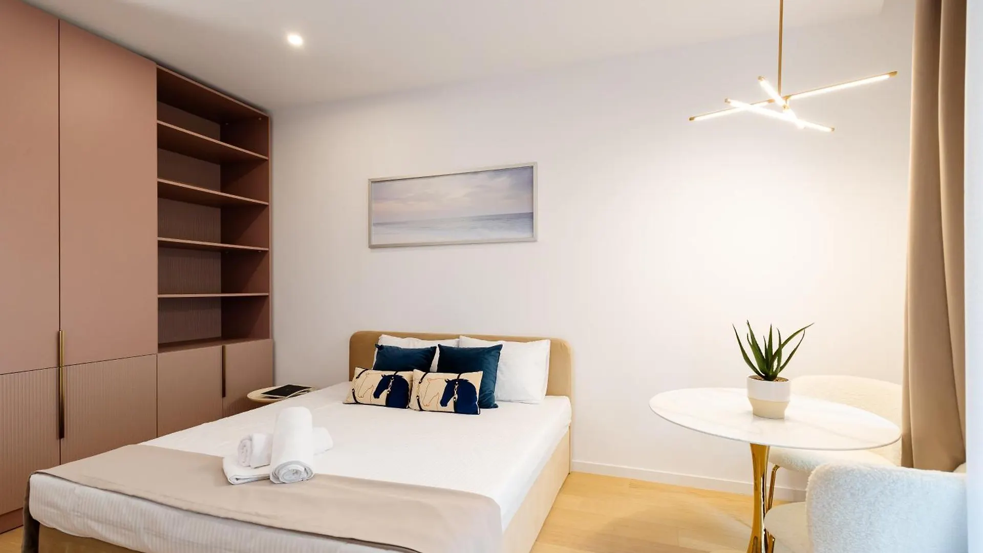 Central Suites Bucharest 0*,  Romania