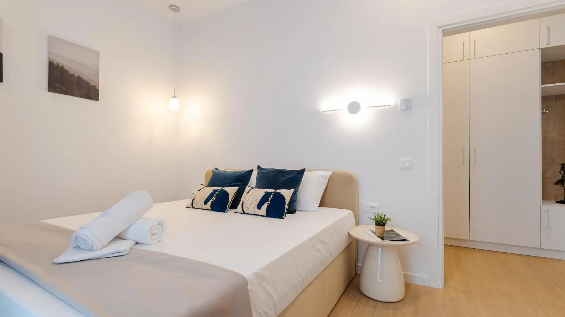 Central Suites Bucharest 0*,